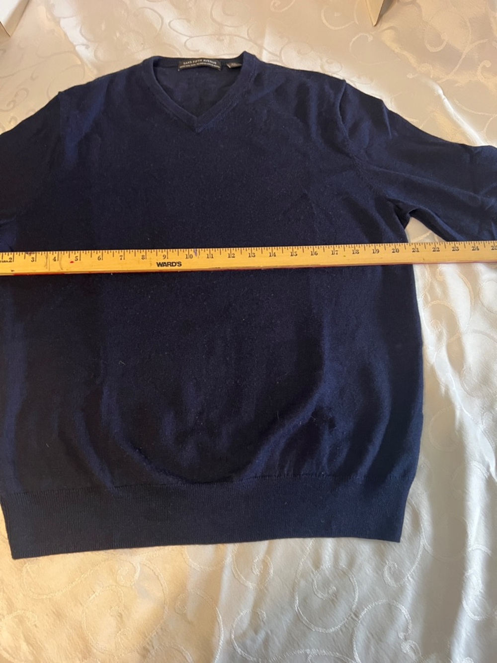 SAsks fifth Avenue Men's V-Neck Sweater - Navy - Picture 5 of 5